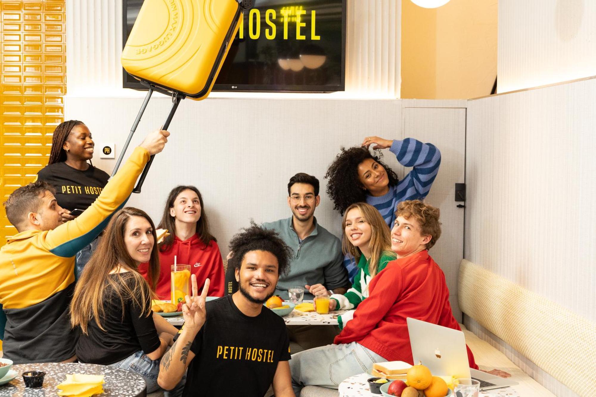 Petit Hostel Palacio Real — Foto 2